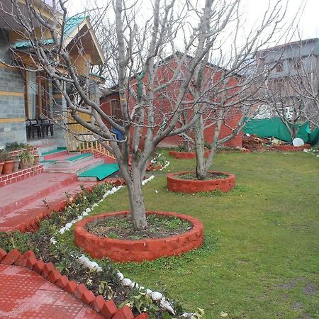 Gezellig Inn - Tree Hill Cottages & Kanyal Villas Manāli Exterior foto